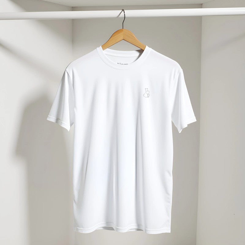 Créateur de vêtements en Gironde, VINEM est une marque de mode indépendante née à Bordeaux, imaginant un vestiaire minimaliste et durable inspiré par l’univers du vin. Chaque création s’inscrit dans un art de vivre œnologique, à la rencontre de l’élégance viticole, de la mode et de la culture du vin. T-shirts inspirés des vignes, pièces graphiques et cadeaux originaux pour amateurs de vin : VINEM propose une nouvelle façon de porter sa passion. Découvrez également notre Club de vin privé et confidentiel.